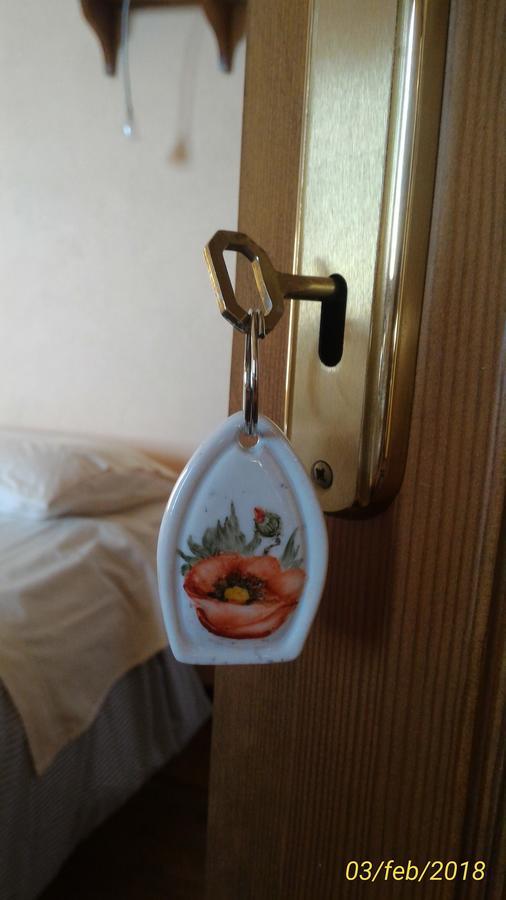 L'Ape In Corte Casa Di Campagna, Via Francigena Stanze E Colazione Vaccarizza Eksteriør billede