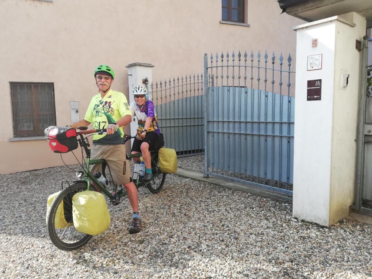 L'Ape In Corte Casa Di Campagna, Via Francigena Stanze E Colazione Vaccarizza Eksteriør billede