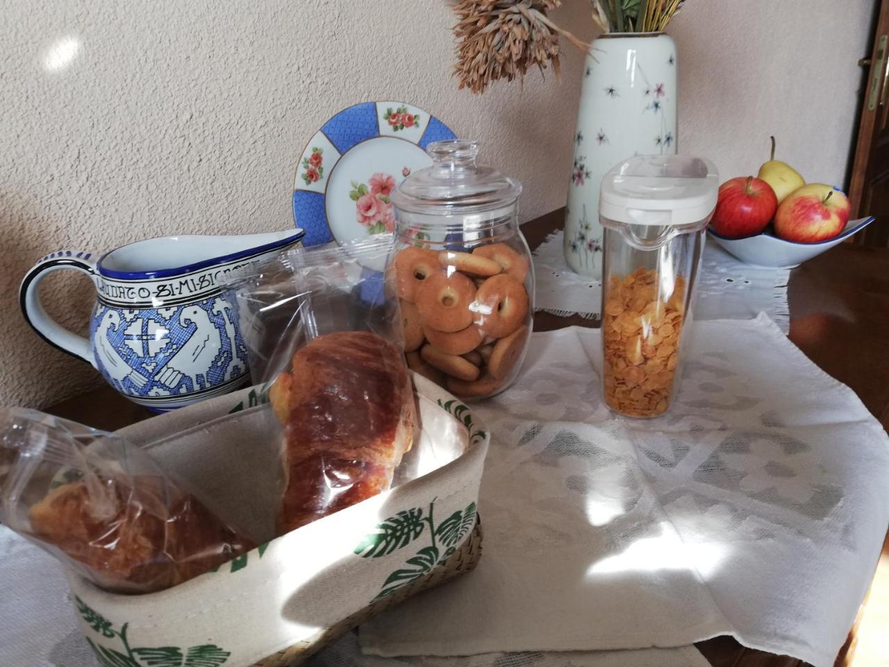 L'Ape In Corte Casa Di Campagna, Via Francigena Stanze E Colazione Vaccarizza Eksteriør billede