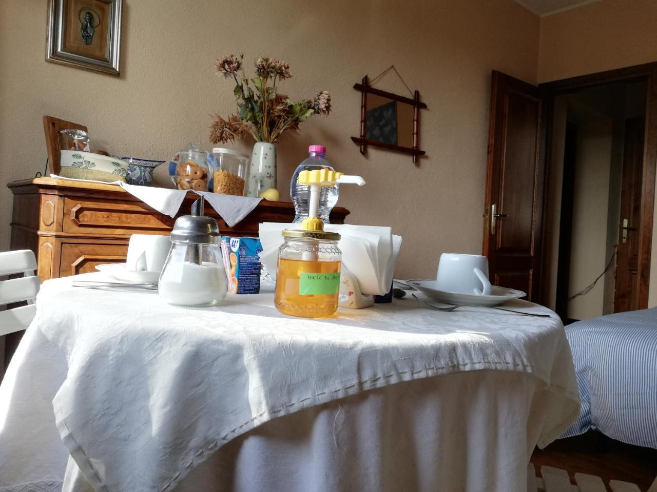 L'Ape In Corte Casa Di Campagna, Via Francigena Stanze E Colazione Vaccarizza Eksteriør billede