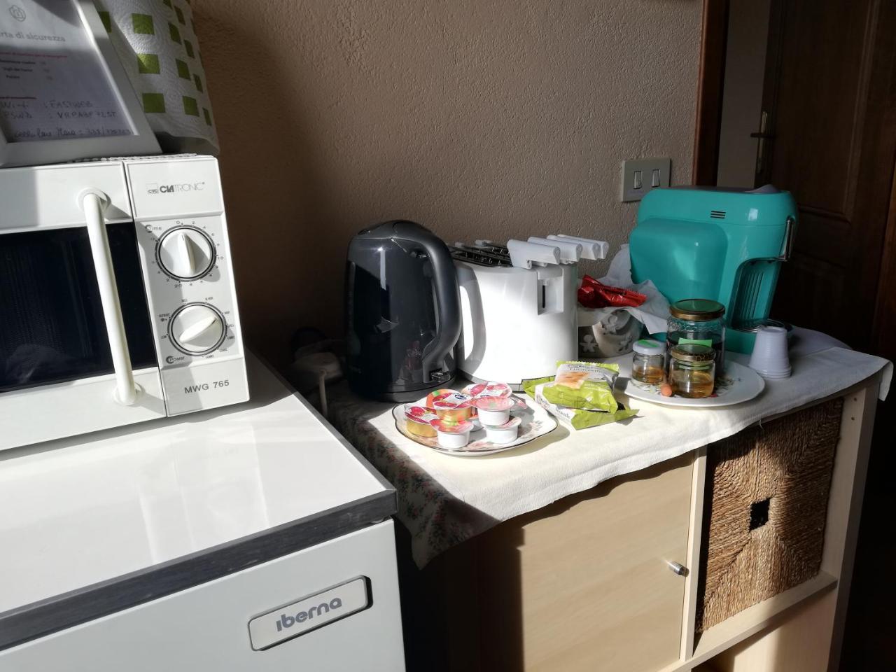 L'Ape In Corte Casa Di Campagna, Via Francigena Stanze E Colazione Vaccarizza Eksteriør billede